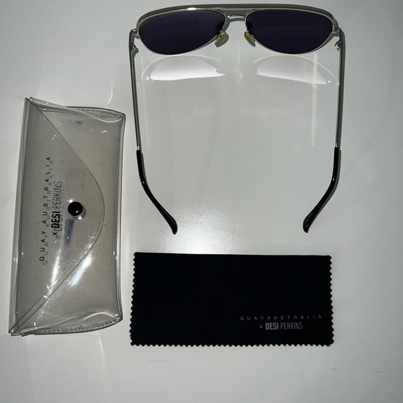 Quay High key x Desi Perkins gold sunglasses - Picture 5 of 5